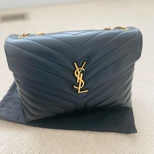 Saint Laurent
Loulou Medium Quilted Leather Crossbody